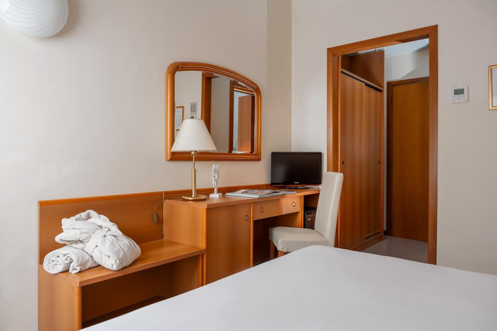 Corallo Wellness Hotel Diano Marina Bagian luar foto