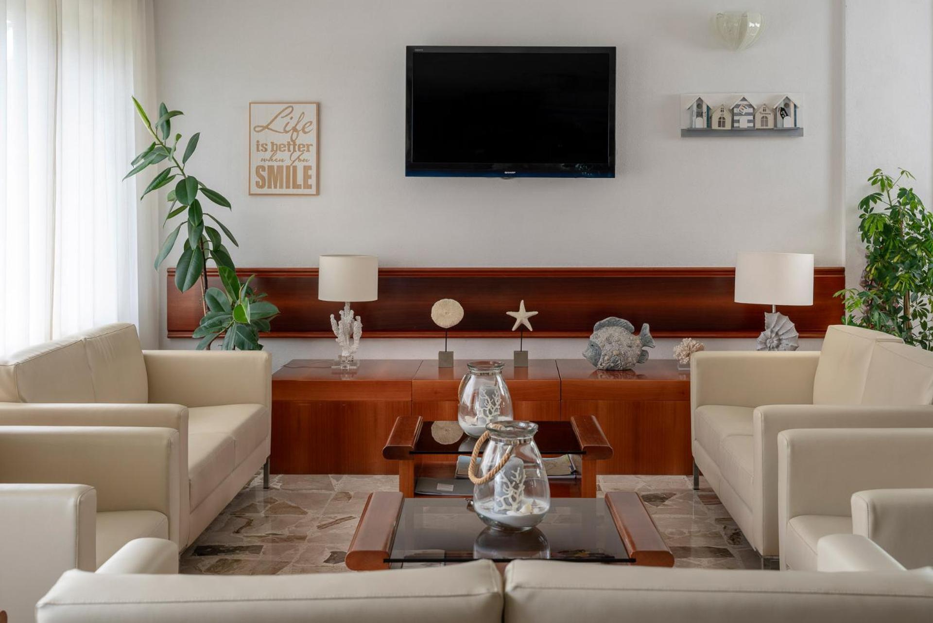 Corallo Wellness Hotel Diano Marina Bagian luar foto