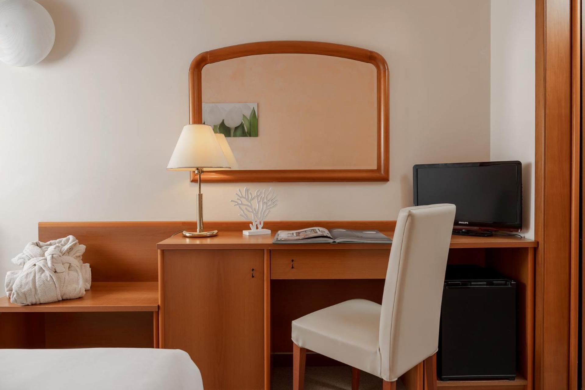 Corallo Wellness Hotel Diano Marina Bagian luar foto
