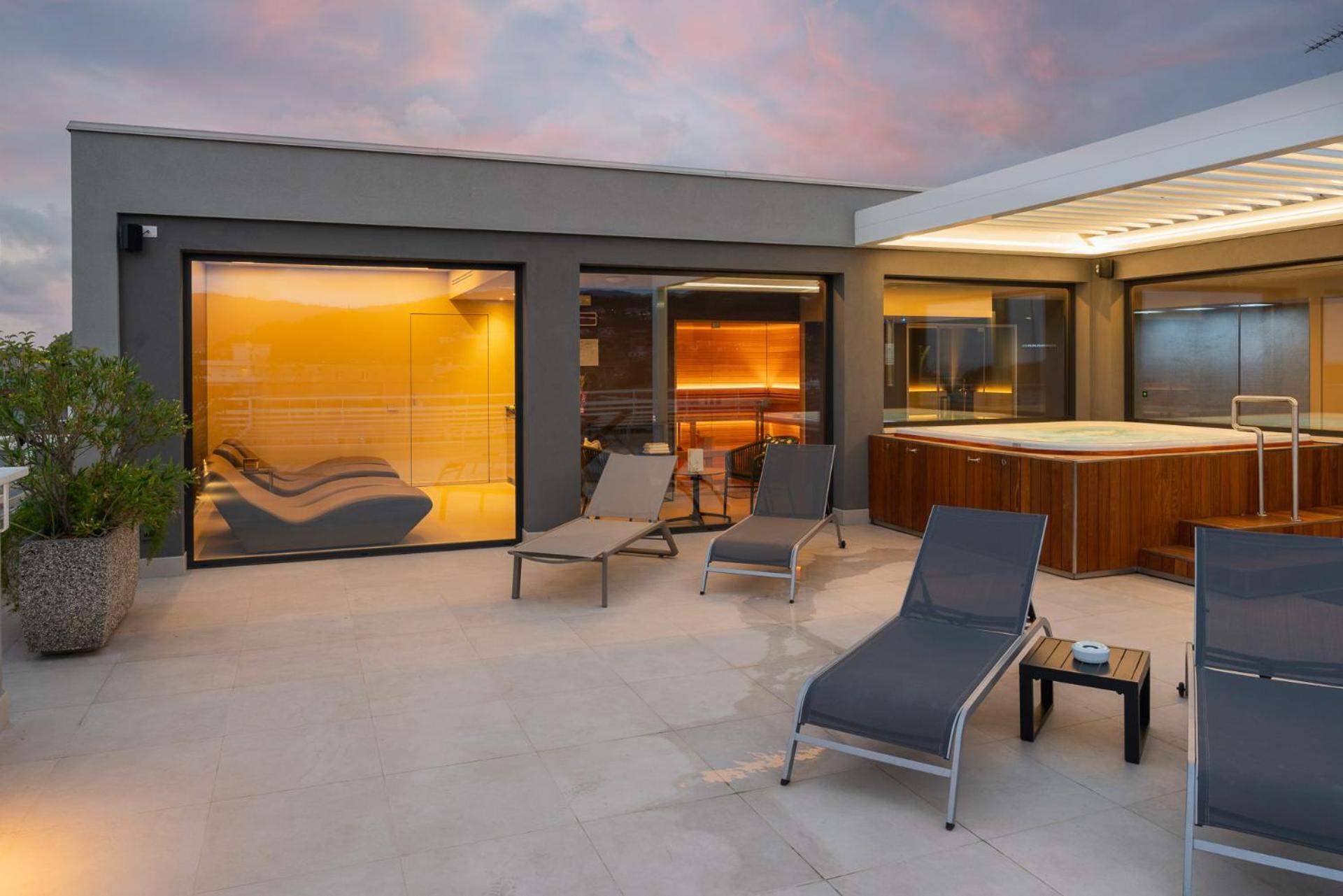 Corallo Wellness Hotel Diano Marina Bagian luar foto