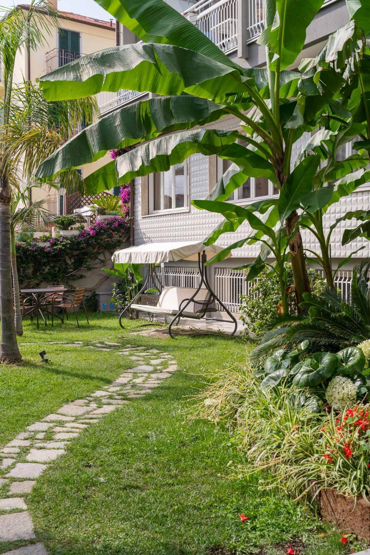 Corallo Wellness Hotel Diano Marina Bagian luar foto