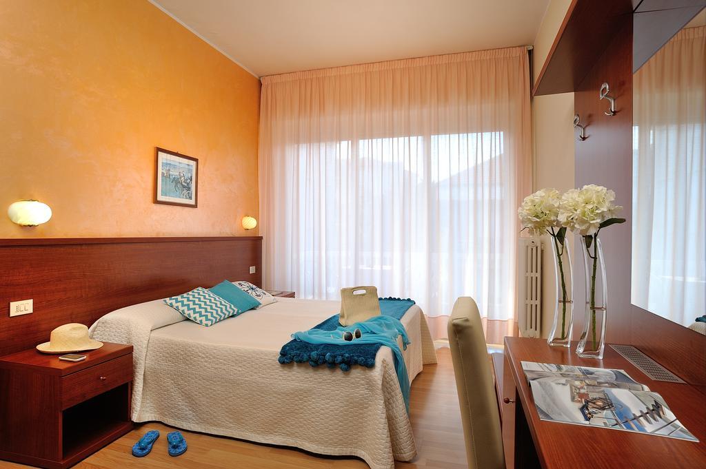 Corallo Wellness Hotel Diano Marina Bagian luar foto