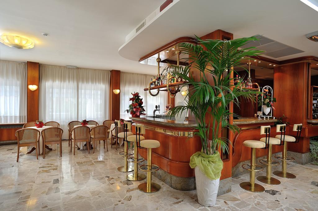 Corallo Wellness Hotel Diano Marina Bagian luar foto
