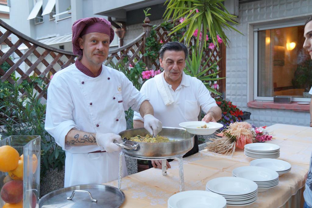 Corallo Wellness Hotel Diano Marina Bagian luar foto