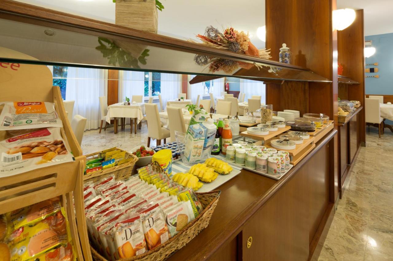 Corallo Wellness Hotel Diano Marina Bagian luar foto